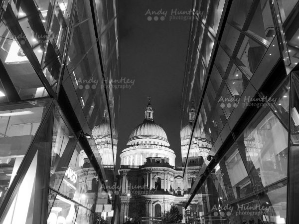 St Pauls Cathedral London in black & white